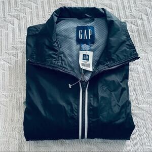 Gap black windbreaker size XS NWT